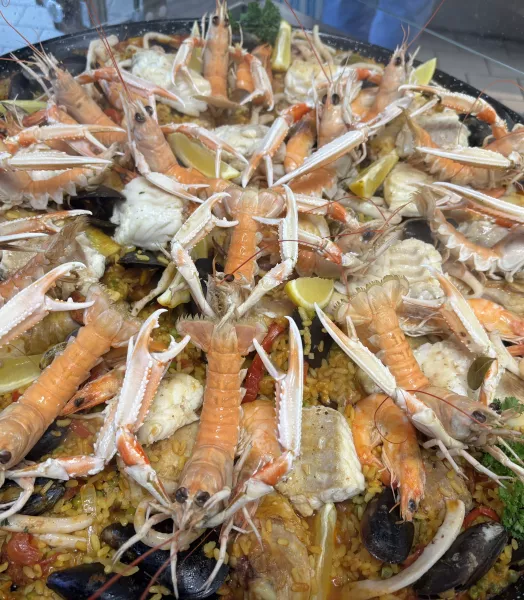 Paella faite maison vendue à la part